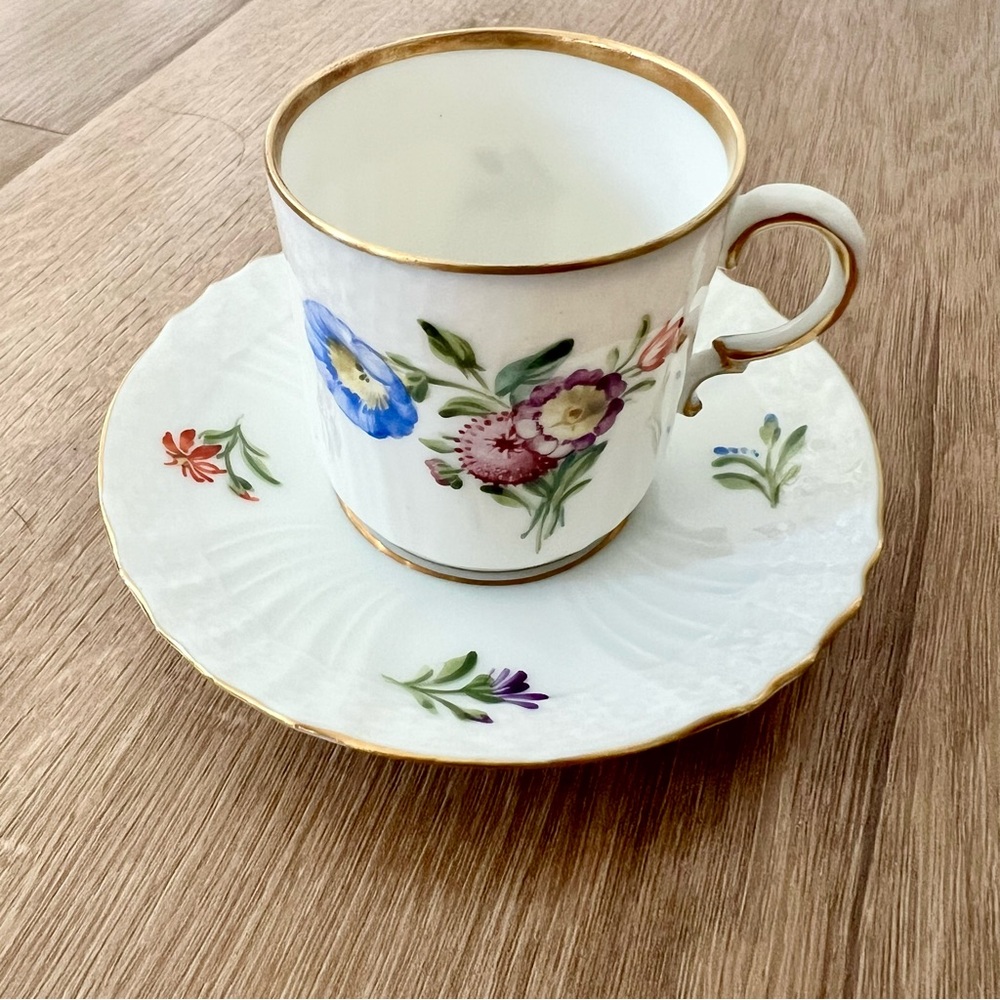 Vtg 1951 Royal Copenhagen 1553 Hand Painted Saxon Flower Flat Cup Saucer, Signed